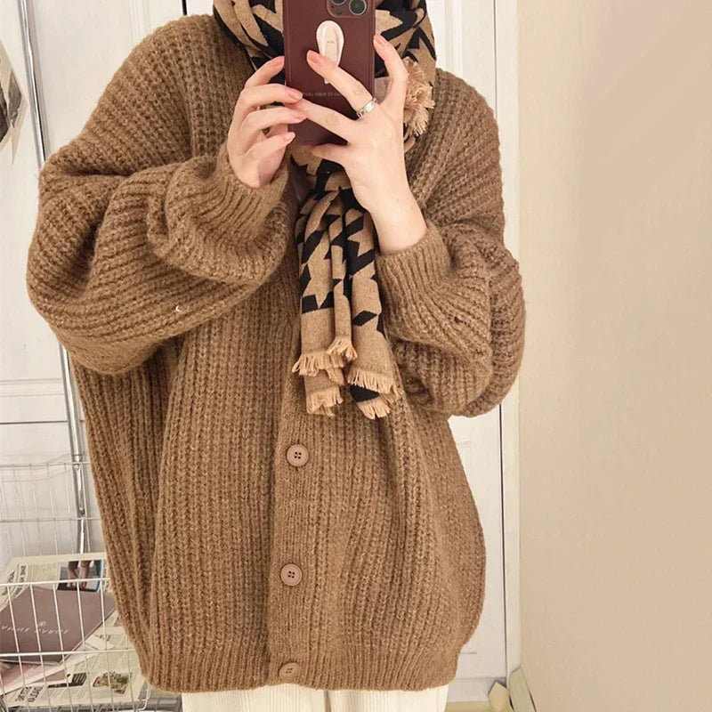 Comfortable oversized knitted cardigan for versatile styling