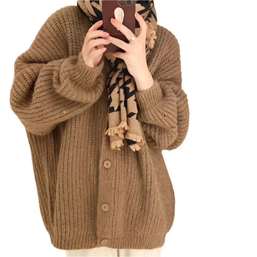 Comfortable oversized knitted cardigan for versatile styling